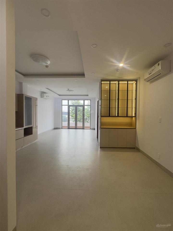 Cho thuê nguyên căn 8x20m. hầm  6 tầng, 10 phòng. giá 145tr/th. quân 0901 380 ***