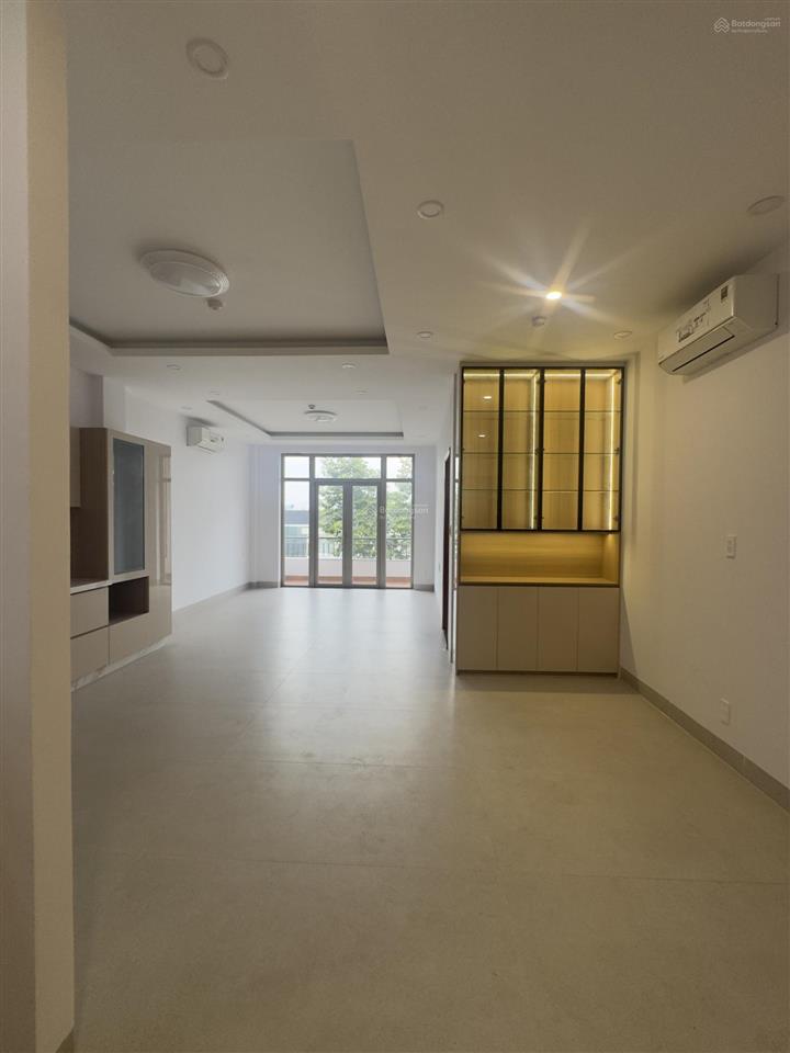 Cho thuê nguyên căn 8x20m. hầm  6 tầng, 10 phòng. giá 145tr/th. quân 0901 380 ***