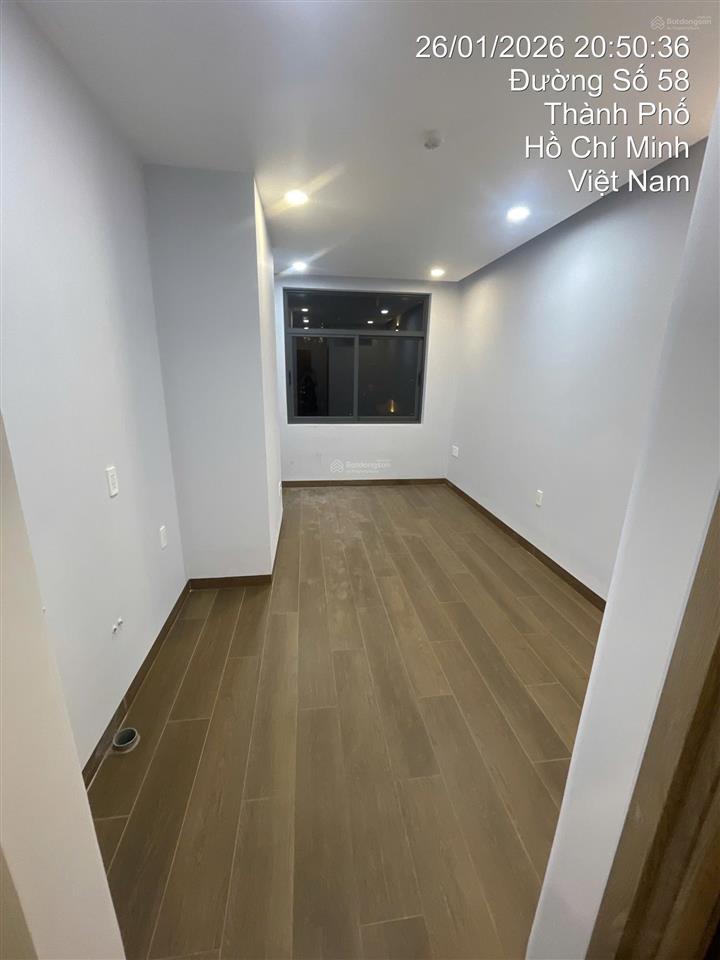 Cho thuê tòa nhà 8x20m, 6 tầng  11 phòng. quận 0901 380 ***
