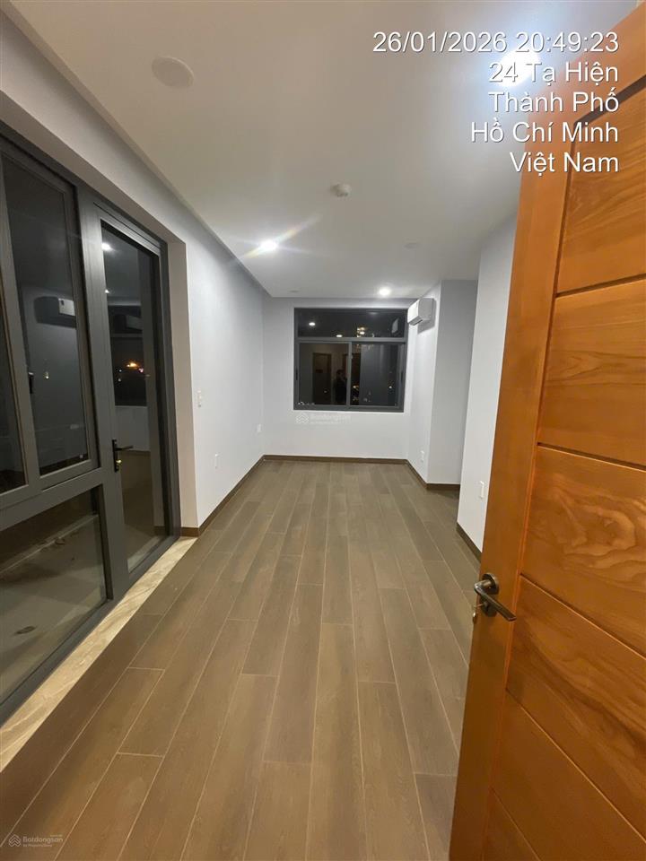Cho thuê tòa nhà 8x20m, 6 tầng  11 phòng. quận 0901 380 ***