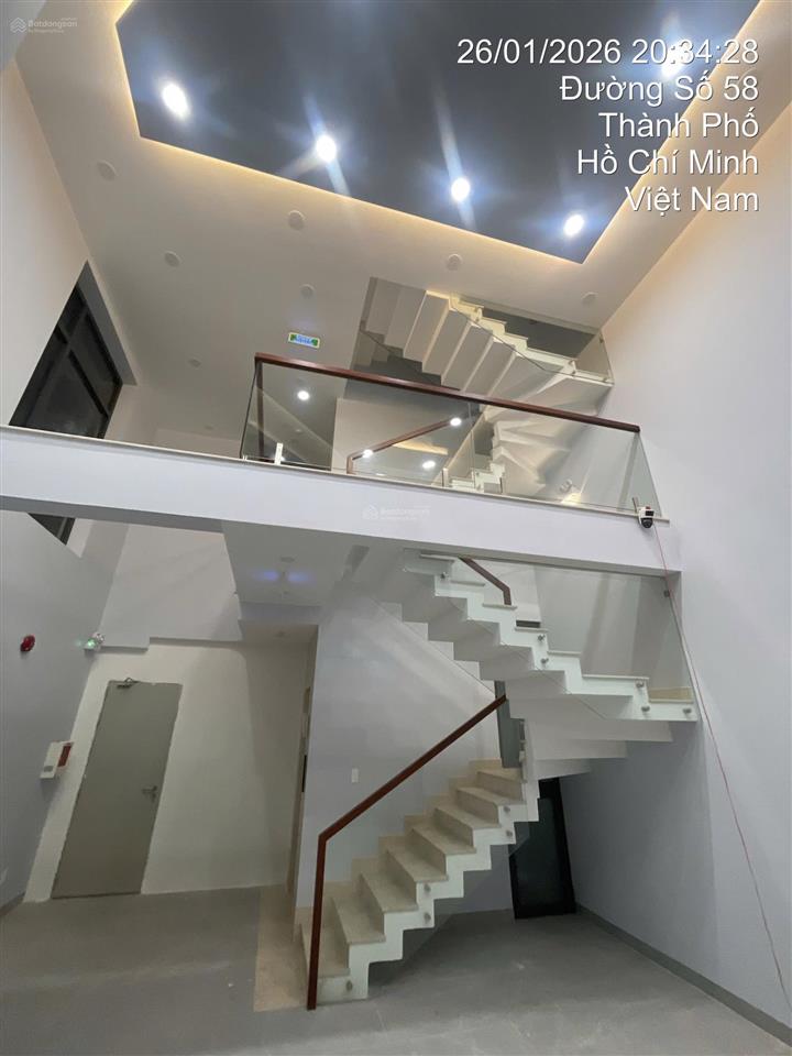 Cho thuê tòa nhà 8x20m, 6 tầng  11 phòng. quận 0901 380 ***