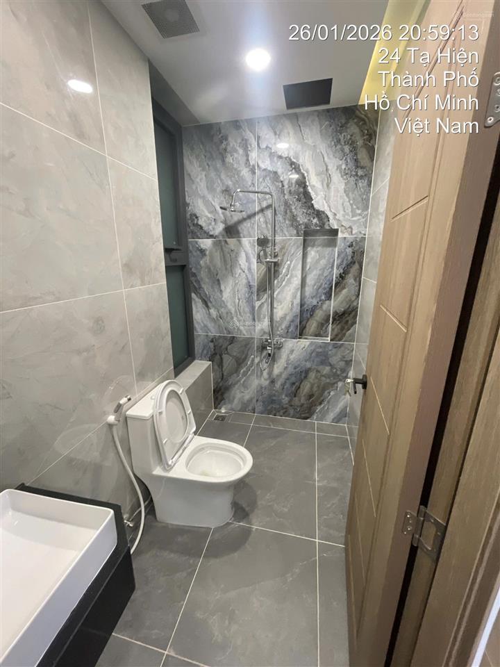 Cho thuê tòa nhà 8x20m, 6 tầng  11 phòng. quận 0901 380 ***