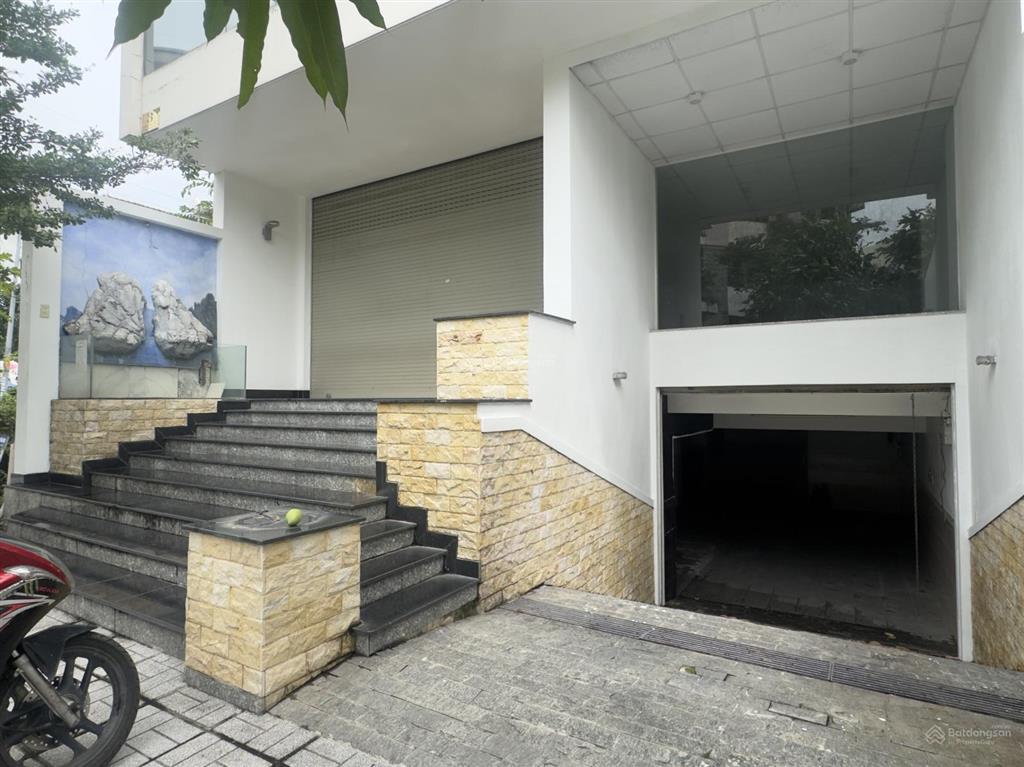 Cho thuê nhà nguyên căn thạnh mỹ lợi. 8x17.5m  4 tầng sàn trống. giá 45tr/th. quân 0901 380 ***