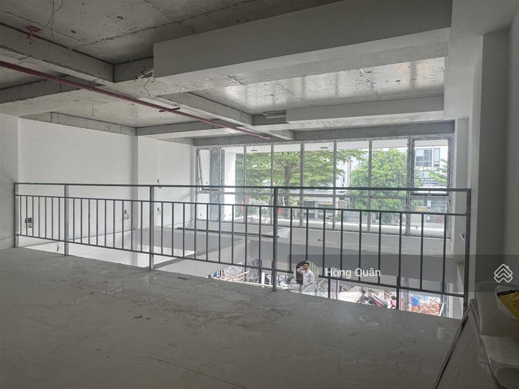 Cho thuê toà nhà đường trương văn bang, dt 8x20m, hầm 7t mới 100%. giá 230tr/th.  quân 0901 380 ***