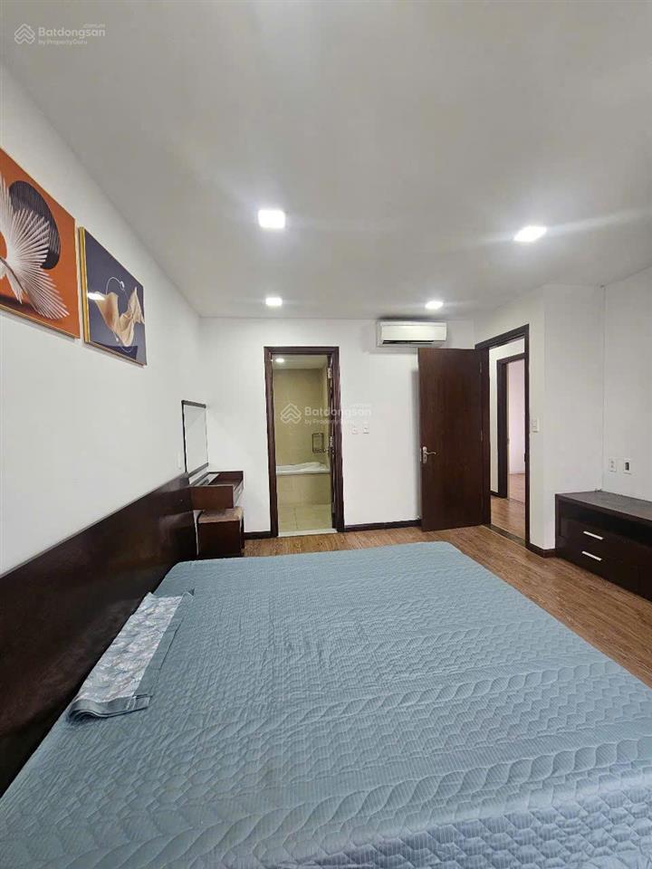 Tôi chủ nhà bán căn hộ 3 phòng ngủ, 2 vệ sinh căn góc thoáng đối diện đh quốc gia.  0971 093 ***