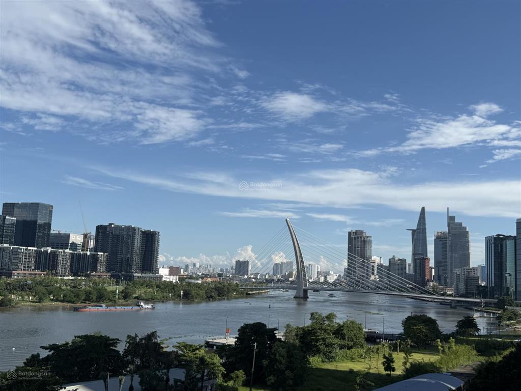 Cho thuê gấp ch 3pn vòng cung view trực diện công viên, bitexco quận 1  giá 35tr/th  xem nhà 24/7