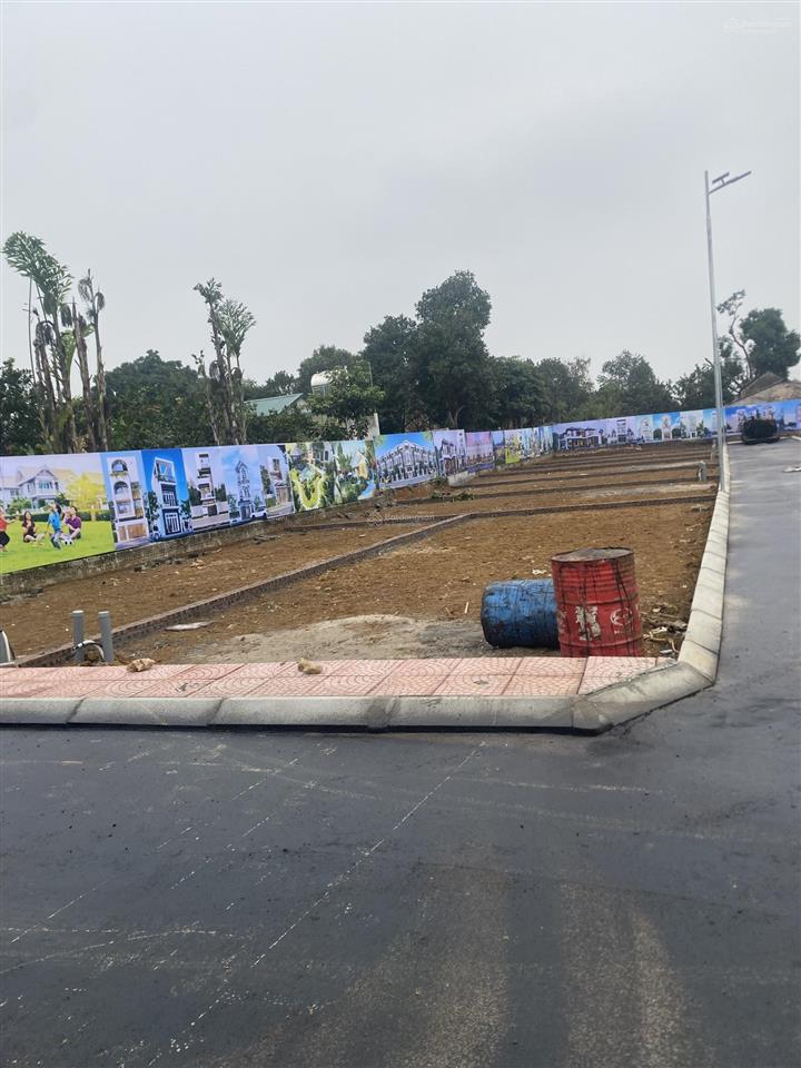 Đất xuân mai chương mỹ cách trung tâm 15km dân cư đông đúc
giá chỉ 1.4 tỷ/lô hơn 80m2 full thổ cư