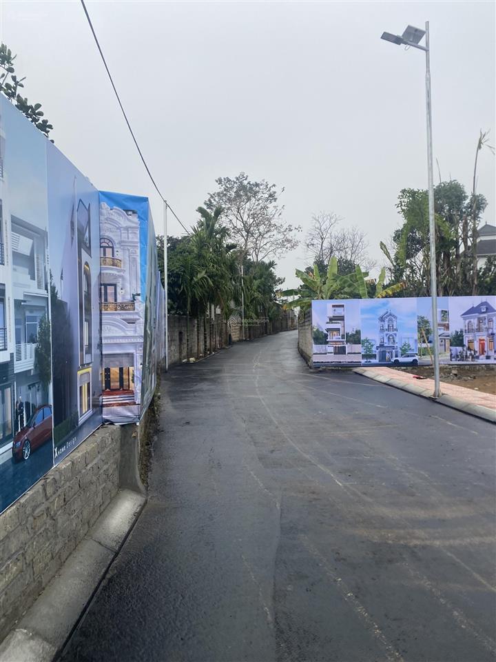 Đất xuân mai chương mỹ cách trung tâm 15km dân cư đông đúc
giá chỉ 1.4 tỷ/lô hơn 80m2 full thổ cư