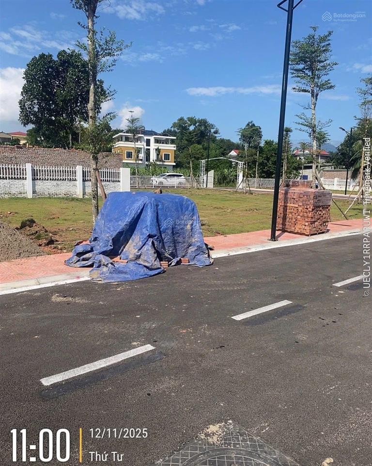 Bán đất sát mặt hồ đại lải cách trung tâm hà nội 15 phút di chuyển. đất đẹp 60m2 full thổ cư sẵn sổ