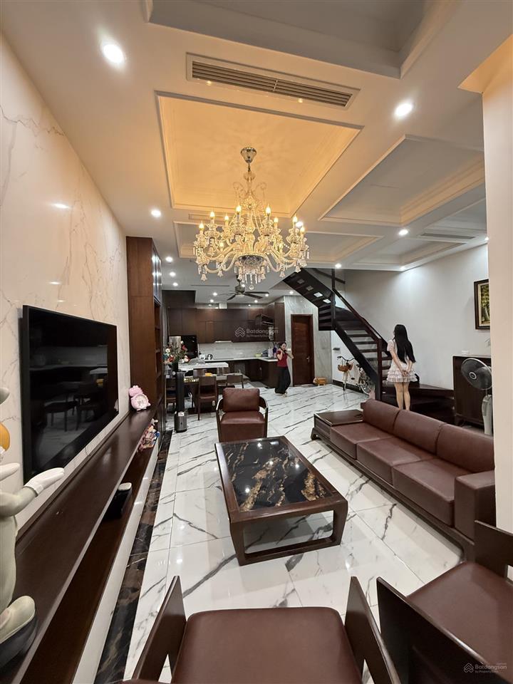 24,5 tỷ sở hữu ngay liền kề ngọc trai 6 view công viên hoàn thiện full nội thất.