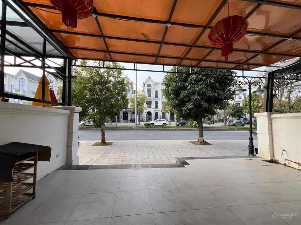 Giá sốc. em cần bán liền kề ha02 đã hoàn thiện. 94m2 giá 21 tỷ bao phí thuế 0941 851 ***.