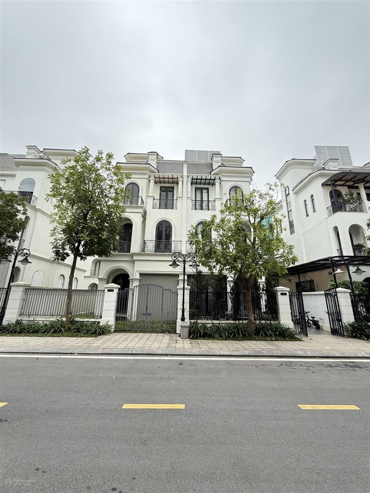 Bán gấp biệt thự song lập sao biển  vhop1 đông nam gần hồ. giá chỉ 31.5 tỷ.  0941 851 ***