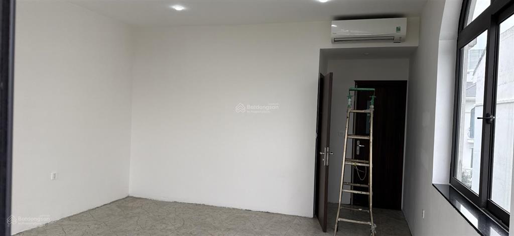 Bán liền kề xẻ khe sb23 mặt đường 40m giá cực hấp dẫn