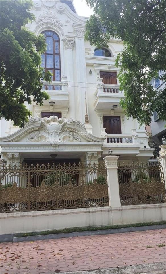 Bán gấp siêu phẩm biệt thự vườn đào hiếm có khó tìm tại hồ tây