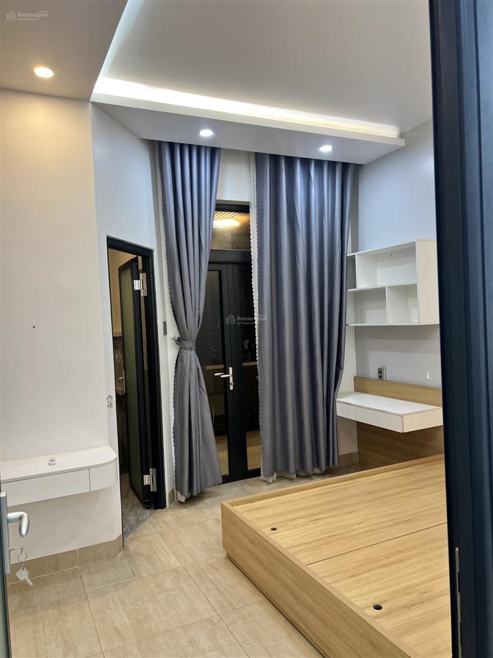 Bán nhà 3 tầng đường bùi thị xuân, đường nhựa 21m tới biển, nhà thiết kế hiện đại