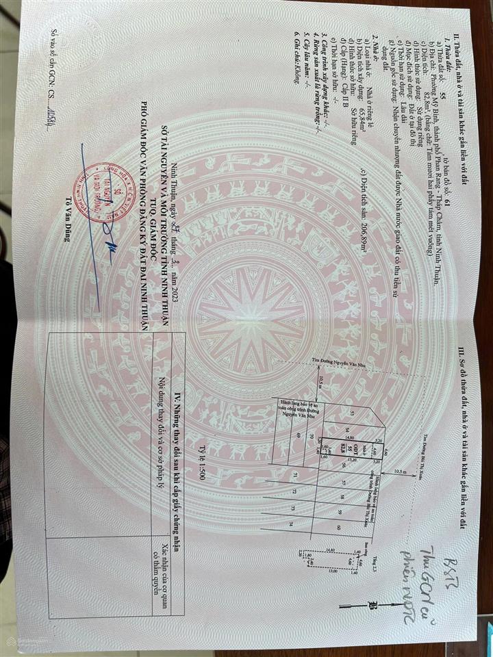 Bán nhà 3 tầng đường bùi thị xuân, đường nhựa 21m tới biển, nhà thiết kế hiện đại