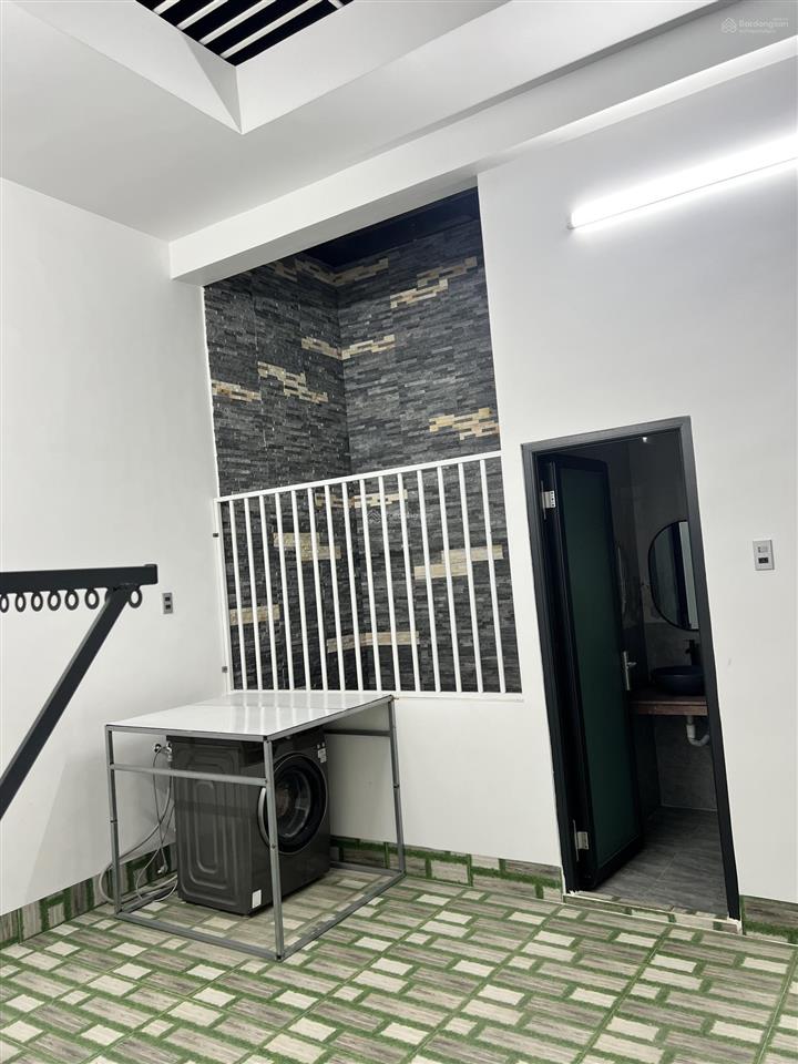 Bán nhà 3 tầng đường bùi thị xuân, đường nhựa 21m tới biển, nhà thiết kế hiện đại