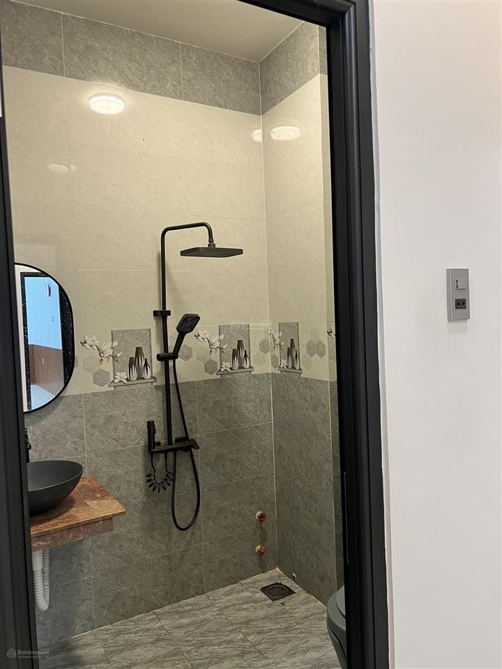 Bán nhà 3 tầng đường bùi thị xuân, đường nhựa 21m tới biển, nhà thiết kế hiện đại