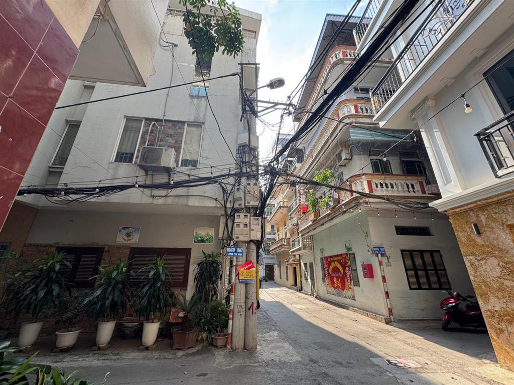 Bán nhà lương thế vinh, diện tích 54m2 mặt tiền 10m, 2 ô tô tránh, ở, văn phòng, cho thuê, 15 tỷ