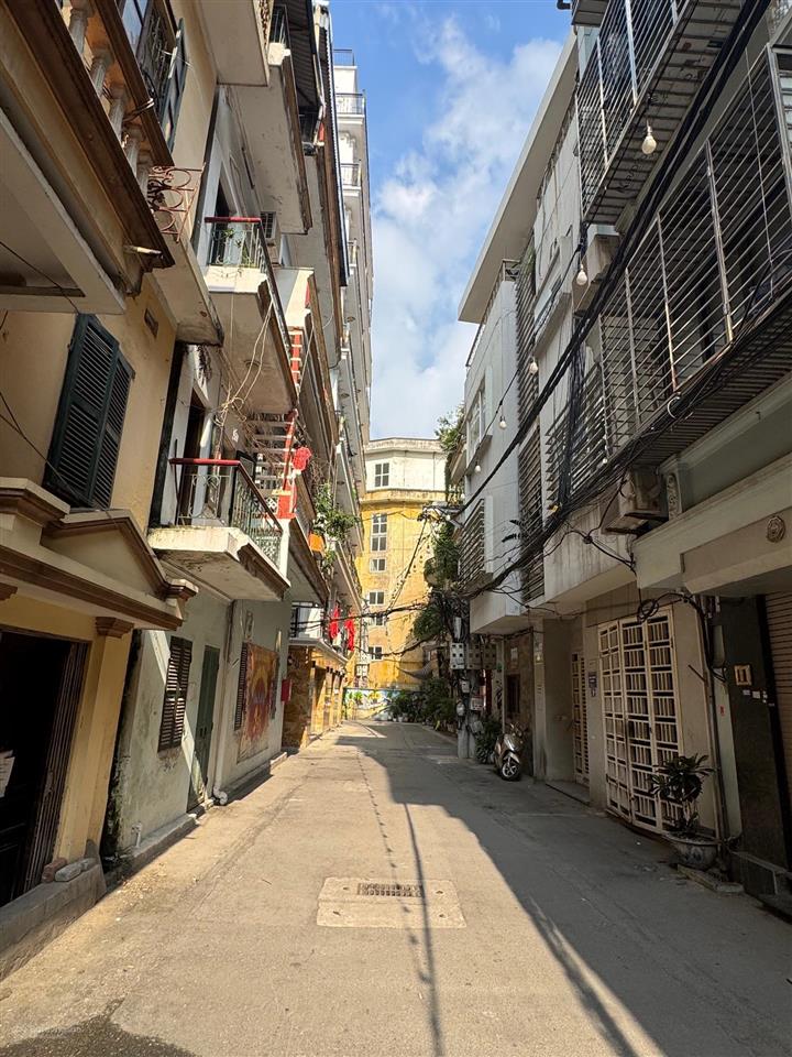 Bán nhà lương thế vinh, diện tích 54m2 mặt tiền 10m, 2 ô tô tránh, ở, văn phòng, cho thuê, 15 tỷ