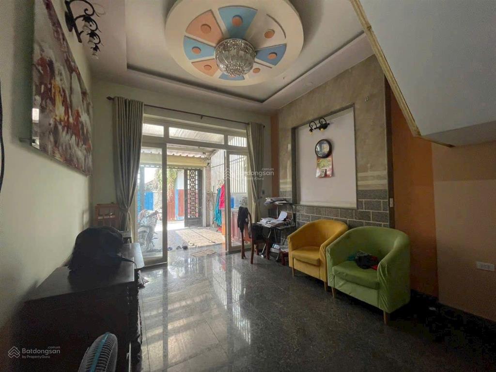 Bán nhà sổ chung 4x20m 1 trệt 1 lầu 1 sẹc đường 151 gần đường bình mỹ hẻm xe tải