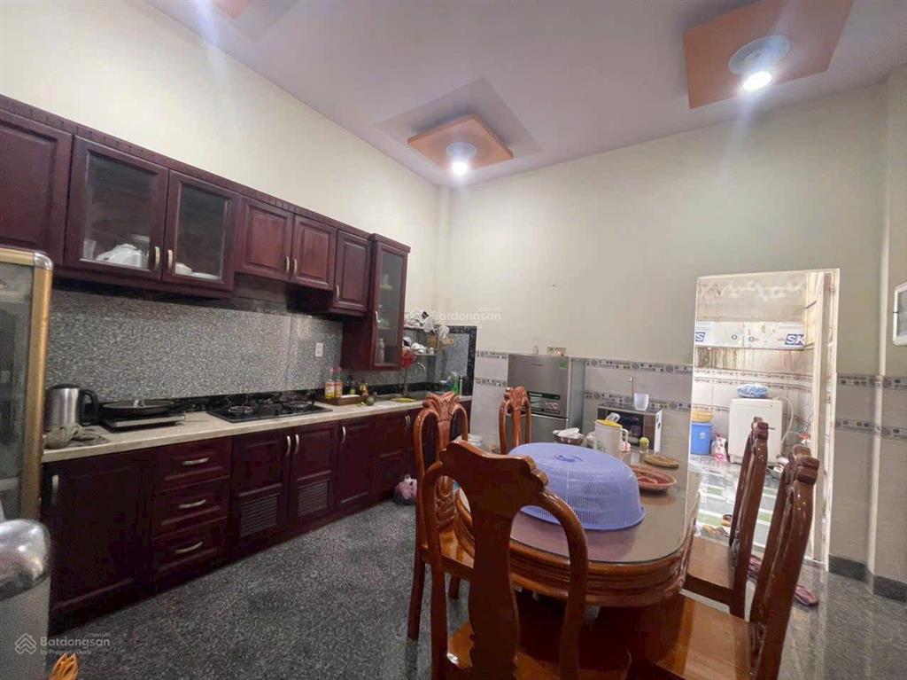 Bán nhà sổ chung 4x20m 1 trệt 1 lầu 1 sẹc đường 151 gần đường bình mỹ hẻm xe tải