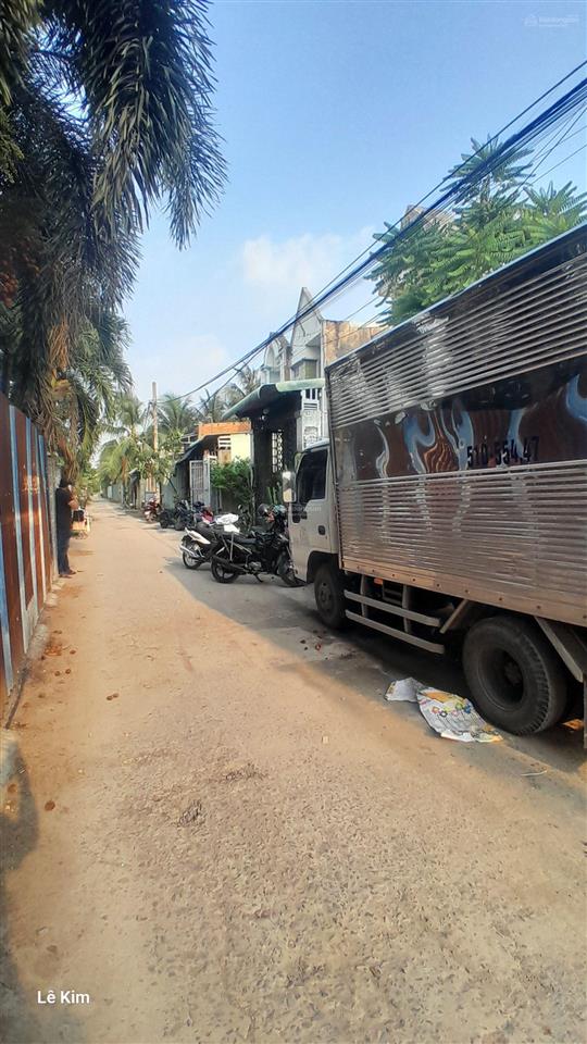 Bán nhà sổ chung 4x20m 1 trệt 1 lầu 1 sẹc đường 151 gần đường bình mỹ hẻm xe tải