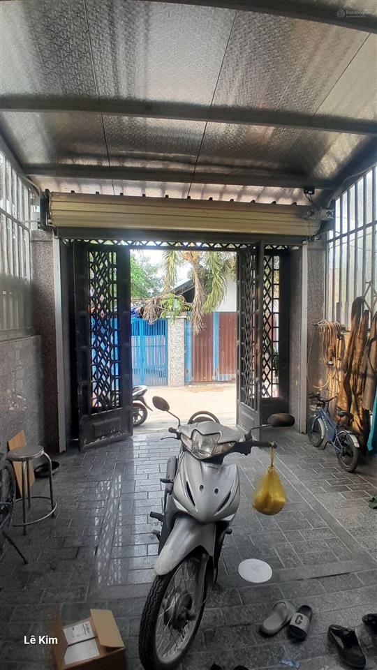 Bán nhà sổ chung 4x20m 1 trệt 1 lầu 1 sẹc đường 151 gần đường bình mỹ hẻm xe tải