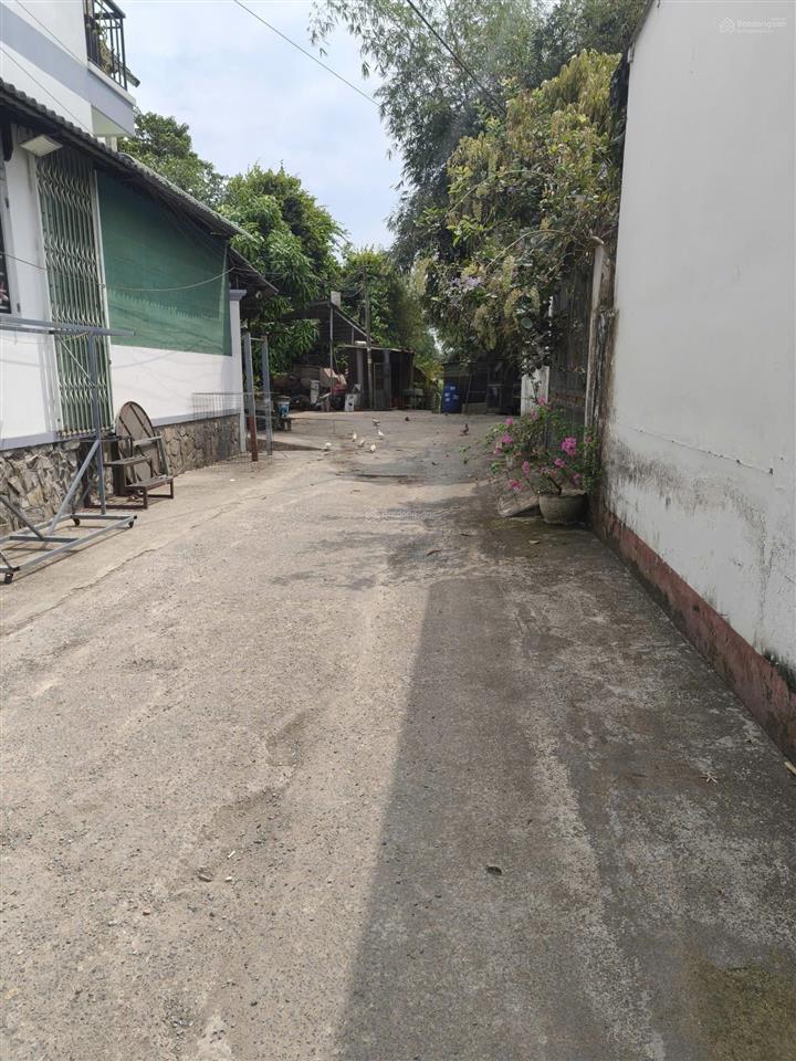 Nhà đẹp 1 trệt 2 lầu, 4 pn, 3 tolet dọn vào ở ngay vị trí thuận tiện cách đường hà duy phiên 250m