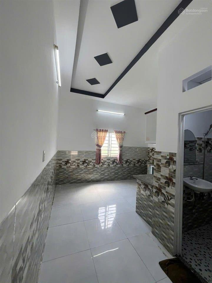 Bán gấp nhà 1 trệt 1 lầu 2pn cực đẹp bình mỹ gần quận 12. đường ô tô 4m