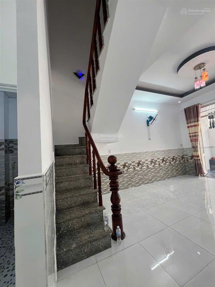 Bán gấp nhà 1 trệt 1 lầu 2pn cực đẹp bình mỹ gần quận 12. đường ô tô 4m