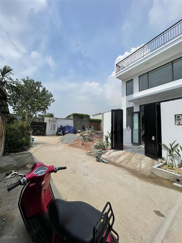 Cần bán gấp lô đất thổ cư 5m x 17m xây dựng hoàn công. cách đường hà duy phiên 200m đường thông oto