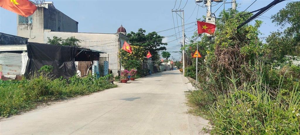 Cần bán gấp lô đất thổ cư 5m x 17m xây dựng hoàn công. cách đường hà duy phiên 200m đường thông oto
