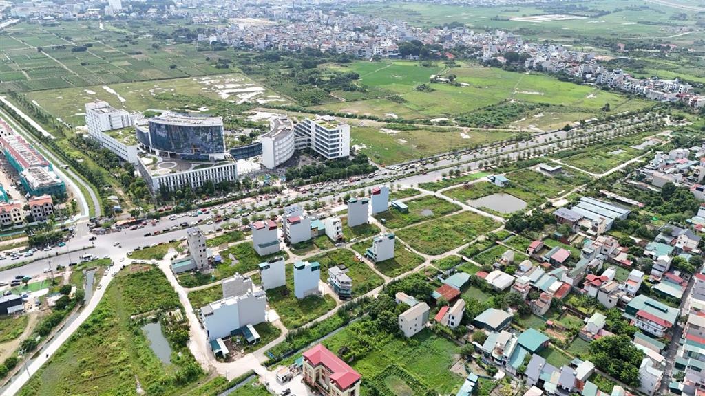 Lô góc mặt liên khu 8 kinh doanh ngày đêm giá chỉ 215 tr/m2