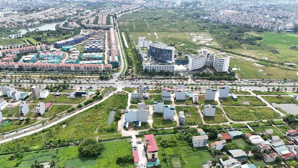 Lô góc mặt liên khu 8 kinh doanh ngày đêm giá chỉ 215 tr/m2