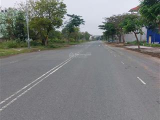 Bán lô đất mặt tiền đường 24m tại cát lái.quận 2.dt 8x20m(160m2) .xây dựng full 8m. giá 94 tr/m2.