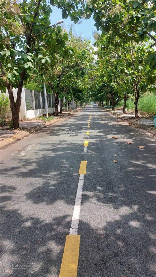 Bán đất sổ đỏ cá nhân tại kdc cát lái.quận 2. sát trường đại học umt.dt 7x20m(140m2) giá 65 tr/m2.