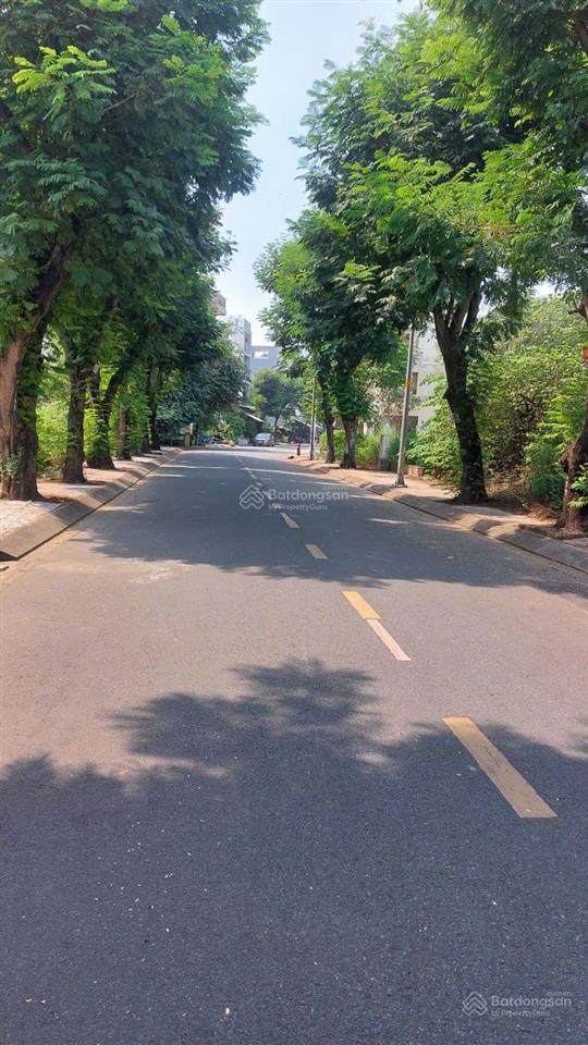 Bán lô đất sổ đỏ cá nhân sát trường trung học cát lái.quận 2.dt 5x20m(100m2) giá 72 tr/m2.