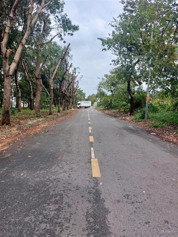 Bán lô đất sổ đỏ cá nhân.đường đôi công viên. tại kdc cát lái, quận 2.dt 5x20m(100m2) giá 85 tr/m2.