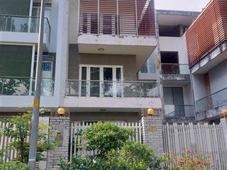 Bán căn nhà khu bcr tam đa quận 9. dt 7x24.5m. kết cấu 1 trệt 2 lầu 4pn 5wc. sổ hồng. giá 8.8 tỷ