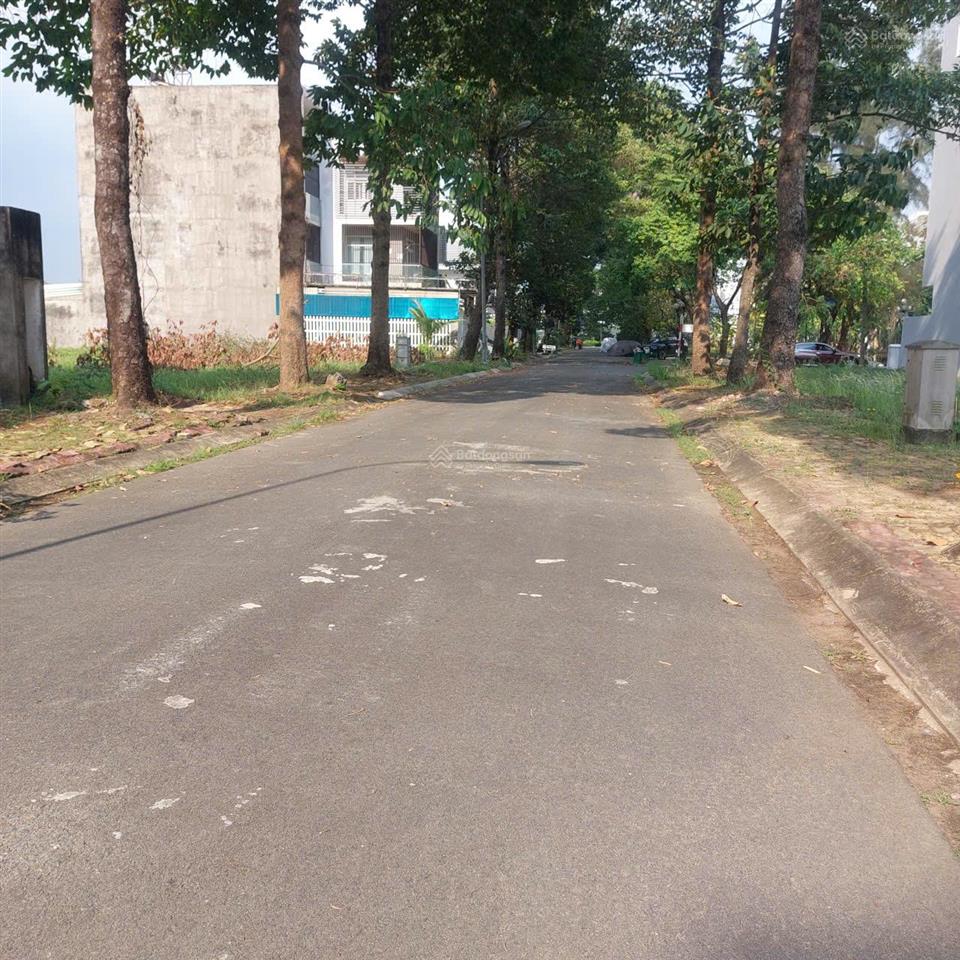 Bán gấp nhà khu bcr tam đa quận 9 dt 7x24.5m. kết cấu 1 trệt 2 lầu 4pn 5wc sổ hồng. giá 8.8 tỷ (tl)