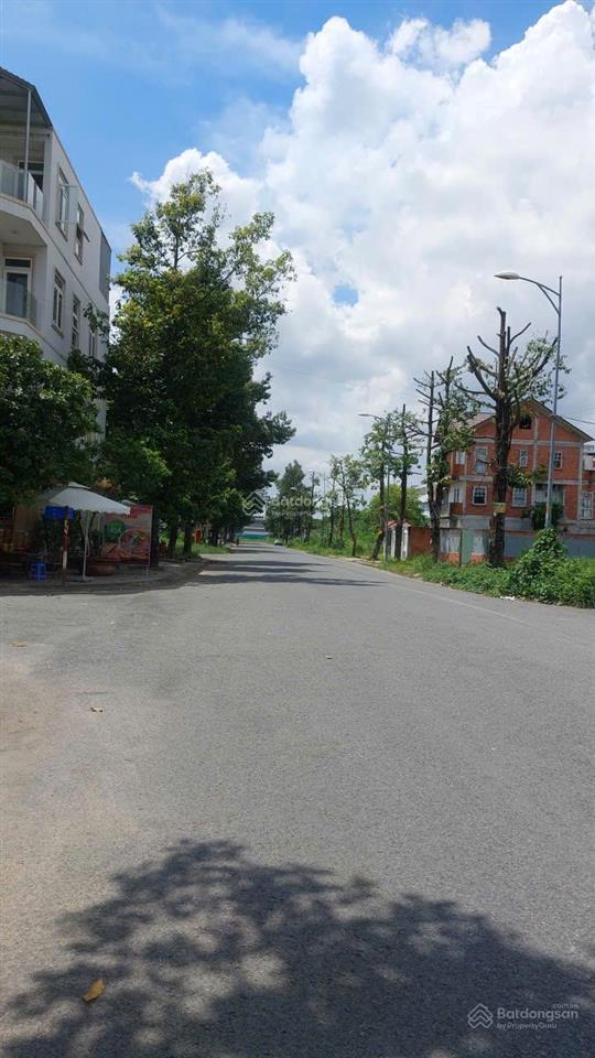 Bán gấp lô đất đường đôi công viên rộng 48m.tại cát lái.quận 2.dt 5x20m (100m2 ) giá 85 trm2