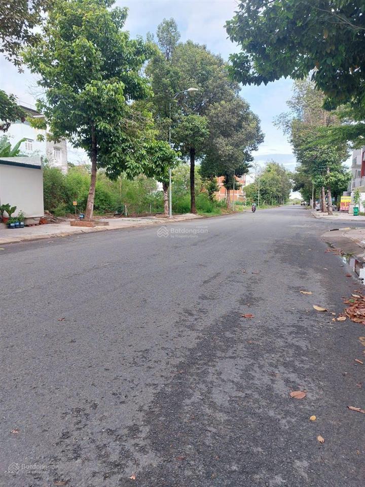 Bán gấp lô đất đường đôi công viên rộng 48m.tại cát lái.quận 2.dt 5x20m (100m2 ) giá 85 trm2