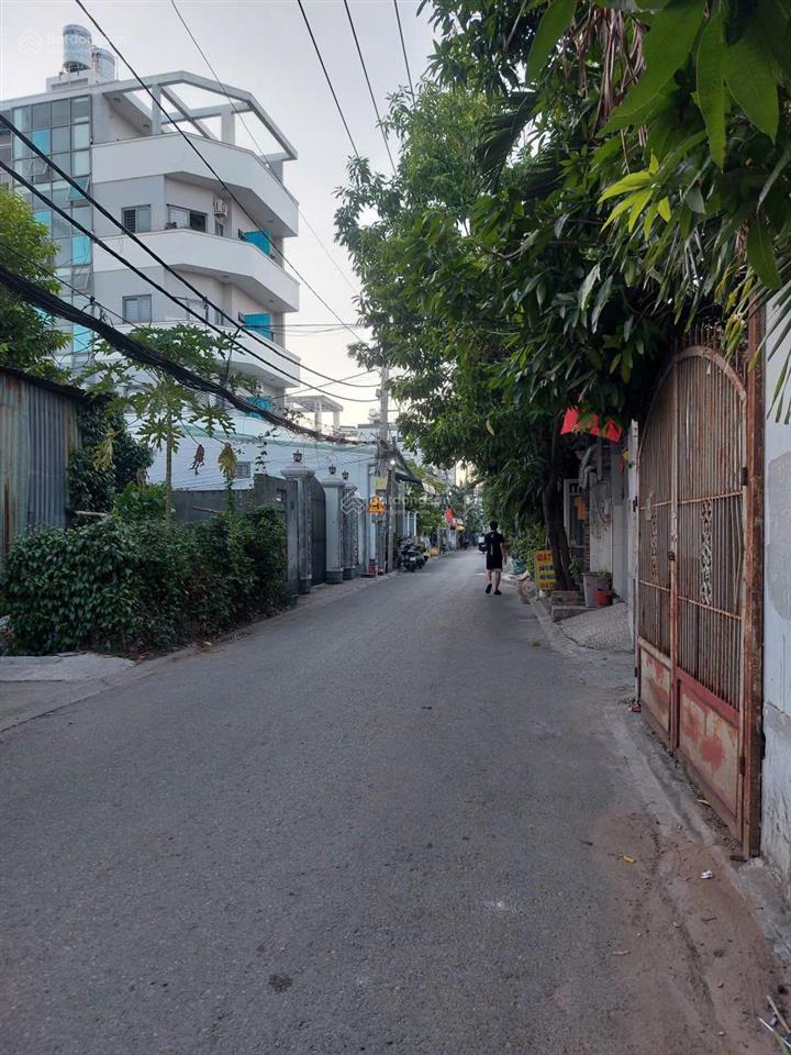 Bán nhà hẻm ô tô cách chợ hiệp bình 500m. hbc thủ đức. 1 trệt 2 lầu. sổ hồng chính chủ. giá 6,9 tỷ.