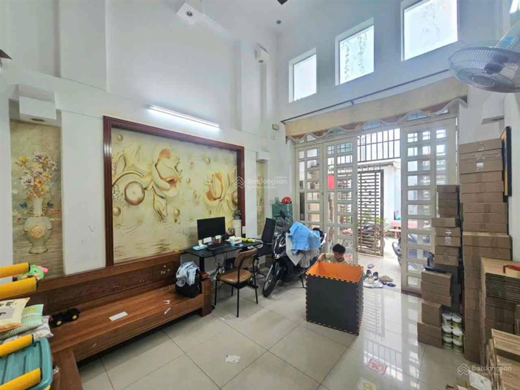 Bán nhà hẻm ô tô cách chợ hiệp bình 500m. hbc thủ đức. 1 trệt 2 lầu. sổ hồng chính chủ. giá 6,9 tỷ.
