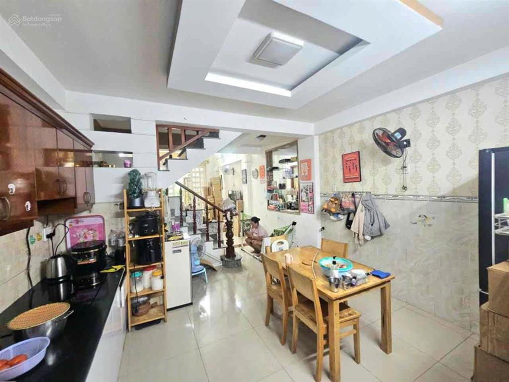 Bán nhà hẻm ô tô cách chợ hiệp bình 500m. hbc thủ đức. 1 trệt 2 lầu. sổ hồng chính chủ. giá 6,9 tỷ.