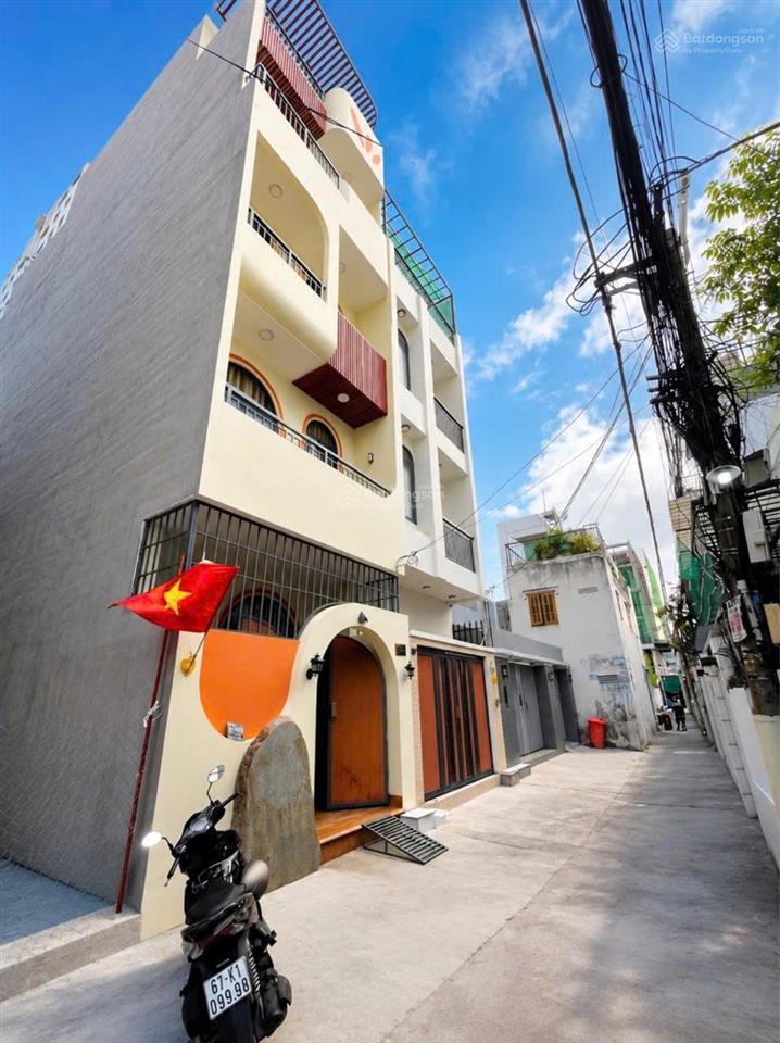 Bán nhà khu ven sông sau lưng gigamall phạm văn đồng.dt 79m2.trệt 2 lầu. sổ hồng đầy đủ.giá 7.2 tỷ