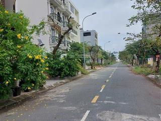 Bán lô đất sổ đỏ cách trường trung học cát lái 200m. vị trí đẹp dt 5x20m (100m2) giá 75 tr/m2