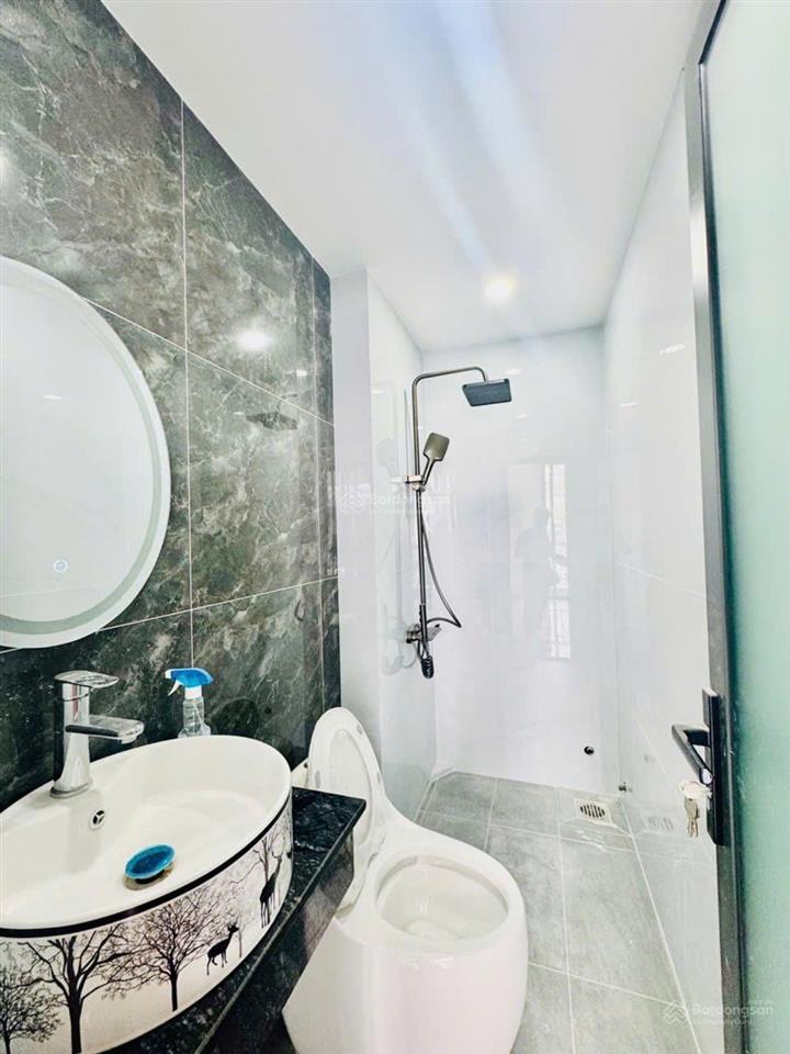 Bán nhà gần đường phạm văn đồng. p.hiệp bình chánh thủ đức. 1 trệt 4 lầu. nội thất đẹp. giá 8,8 tỷ