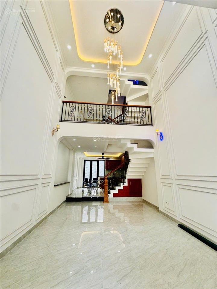 Bán nhà gần đường phạm văn đồng. p.hiệp bình chánh thủ đức. 1 trệt 4 lầu. nội thất đẹp. giá 8,8 tỷ